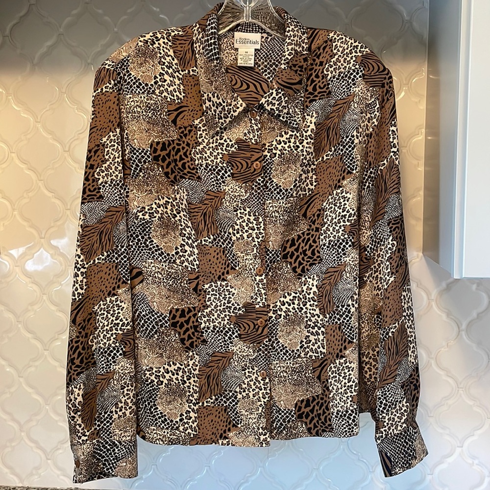 Vintage Woman’s Modern Essentials Long Sleeve Shirt 🖤🤎